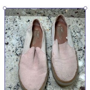 TOMS, blush colored good used condition, no flaws, a bit of wear. Suede material